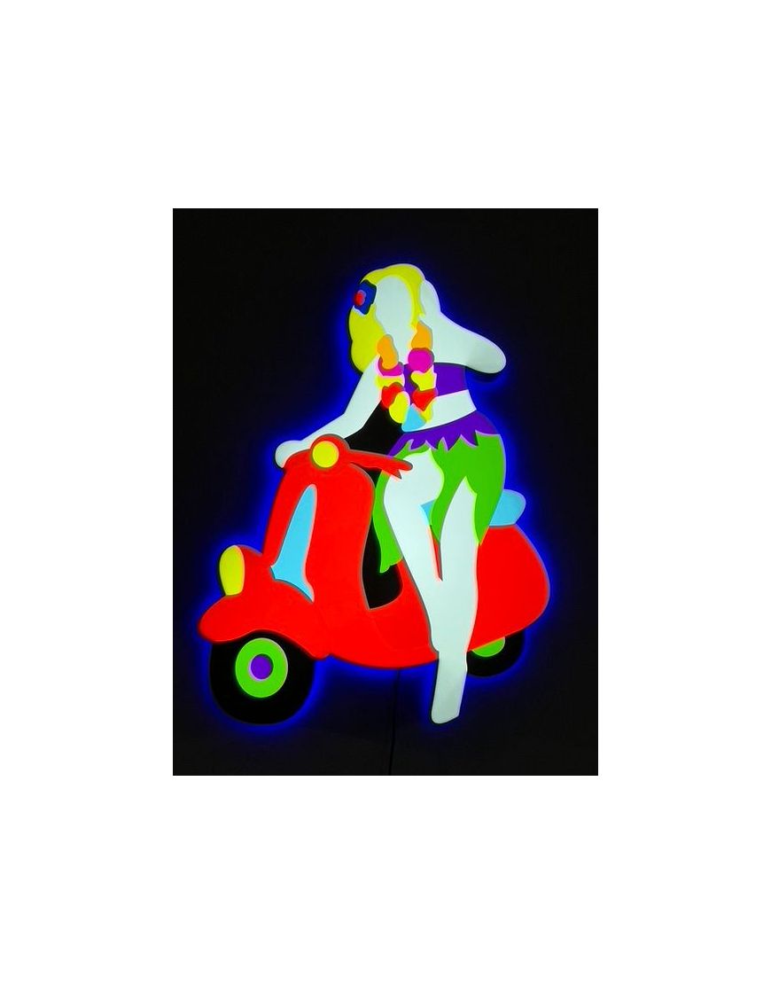 Pin Up Hawaii on vespa