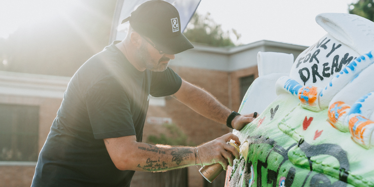 4 Steps Ahead”: Urban Art and Sneaker Culture on the Move with EXTR4 and Mr. Savethewall