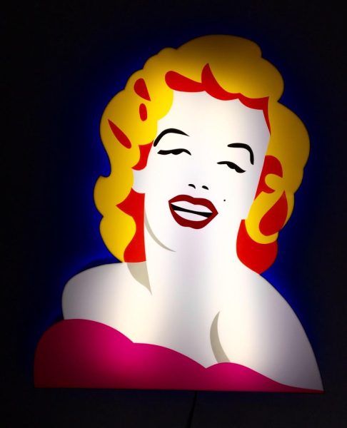 Marilyn Monroe (light sculpture)