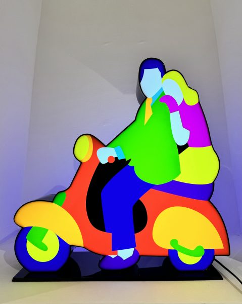 Coppia in Vespa (Light Sculpture)